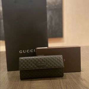 NWT Gucci Wallet Authentic